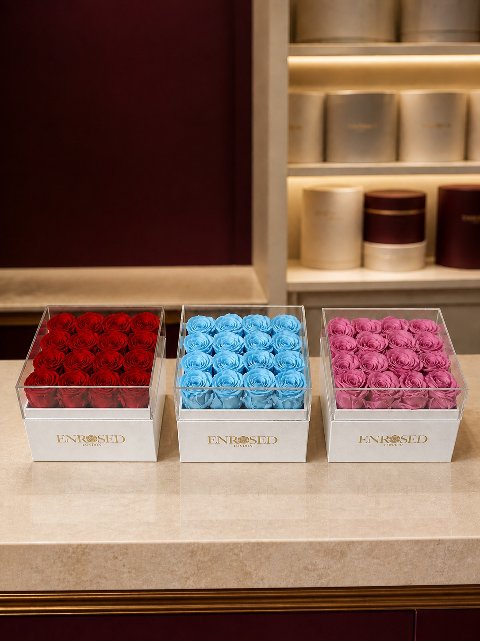 16 Preserved Roses Flowerbox — colour overview in the Enrosed showroom