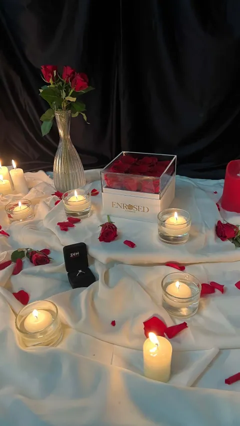 9 Preserved Roses Flowerbox — Image 7 of 10