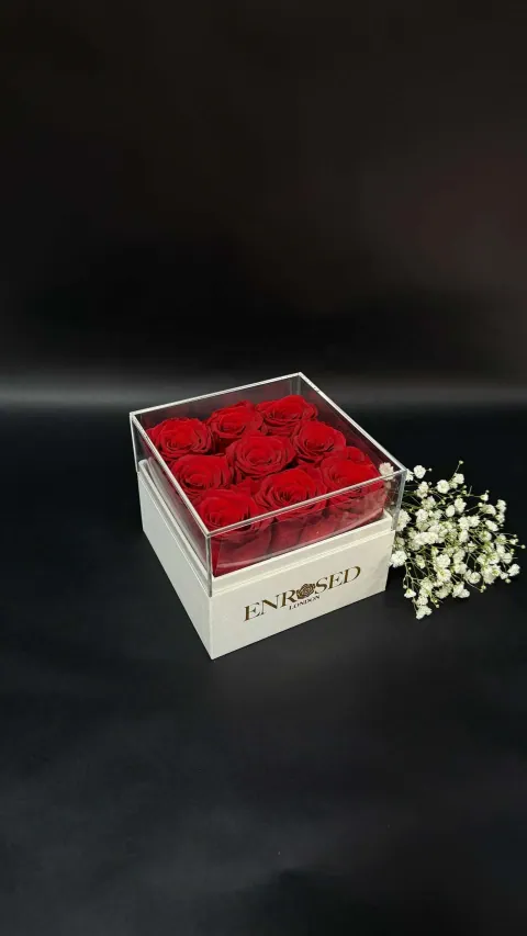 9 Preserved Roses Flowerbox — Image 5 of 10